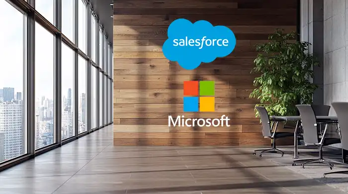 parete in legno con i loghi microsoft e salesforce